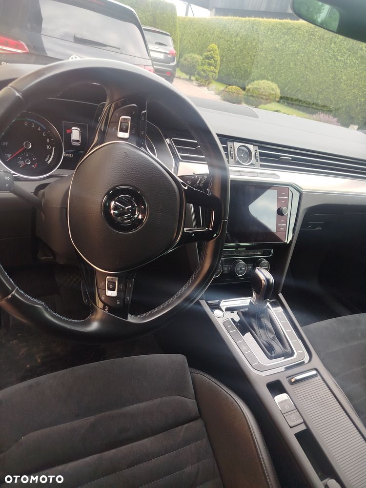 Volkswagen Passat - 6