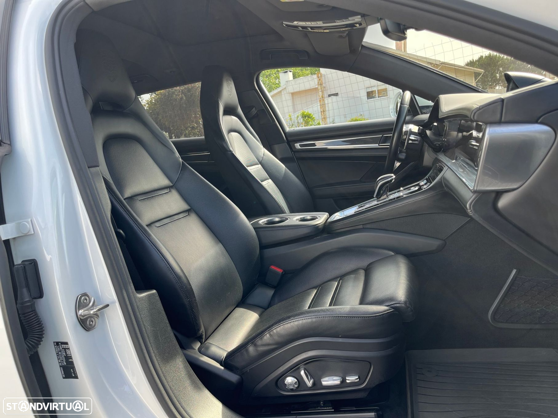Porsche Panamera Sport Turismo 4 E-Hybrid - 48
