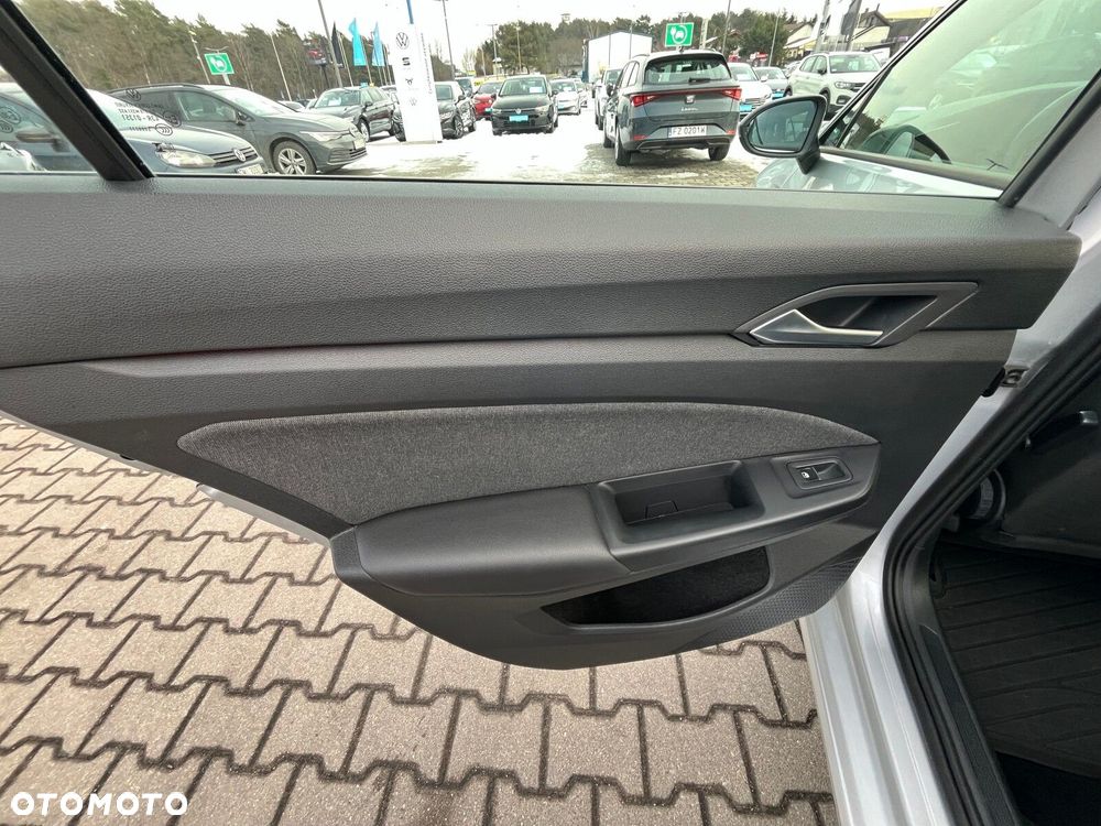 Volkswagen Golf - 16
