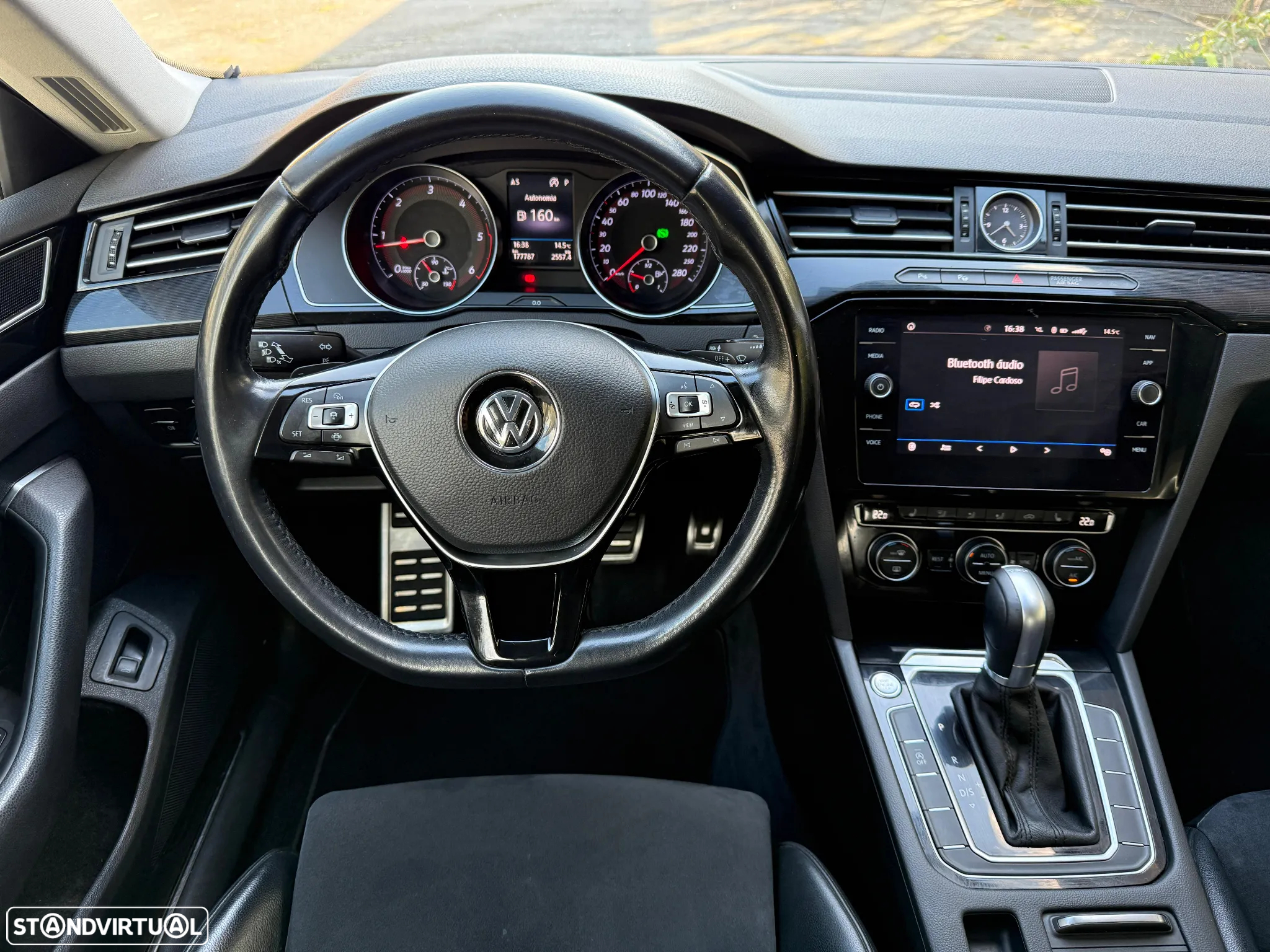 VW Arteon 2.0 TDI R-Line DSG - 32
