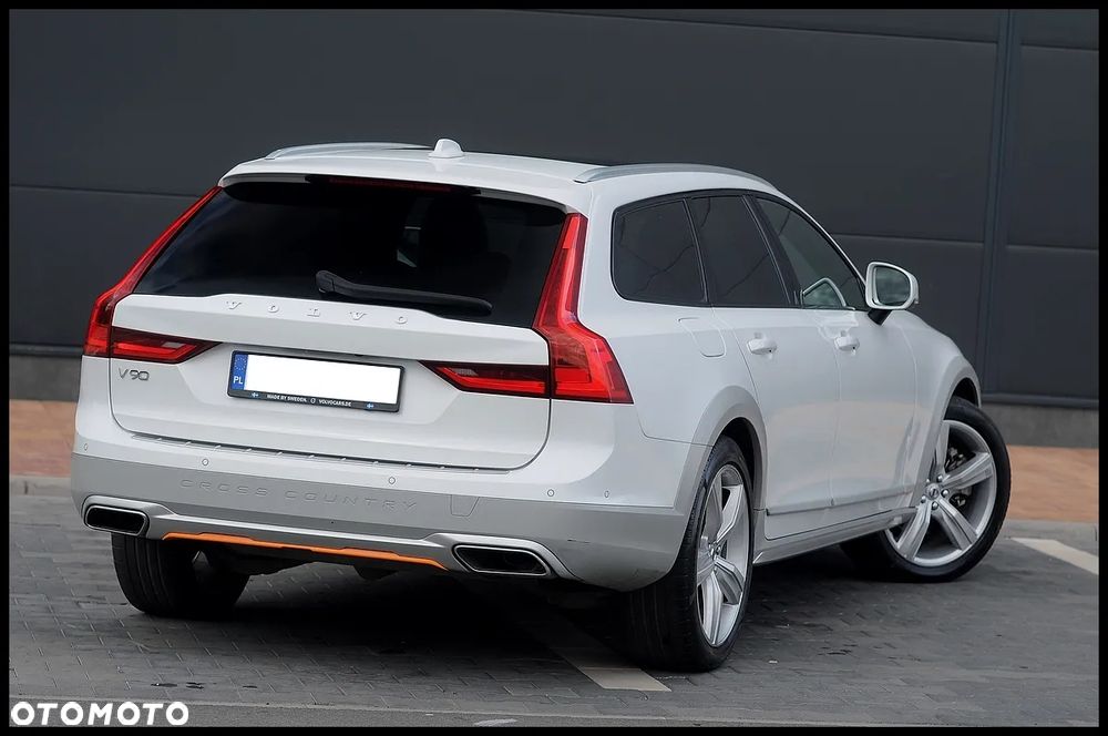 Volvo V90 Cross Country D5 AWD Ocean Race - 17