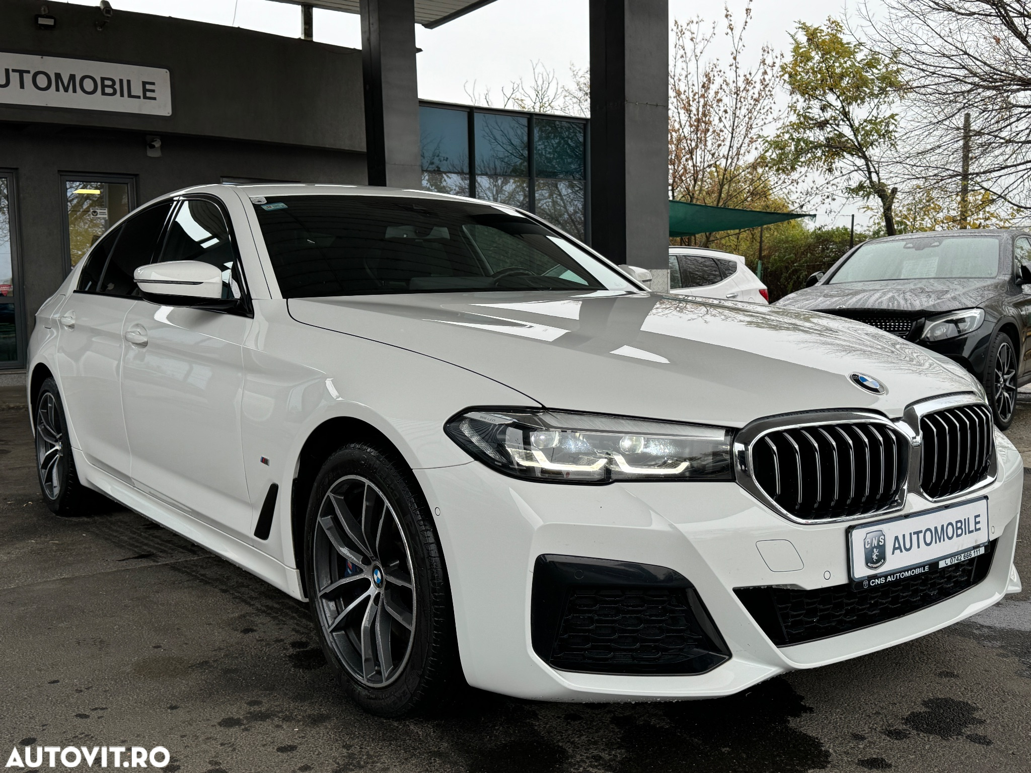 BMW Seria 5 530e Aut. M Sport Edition - 3