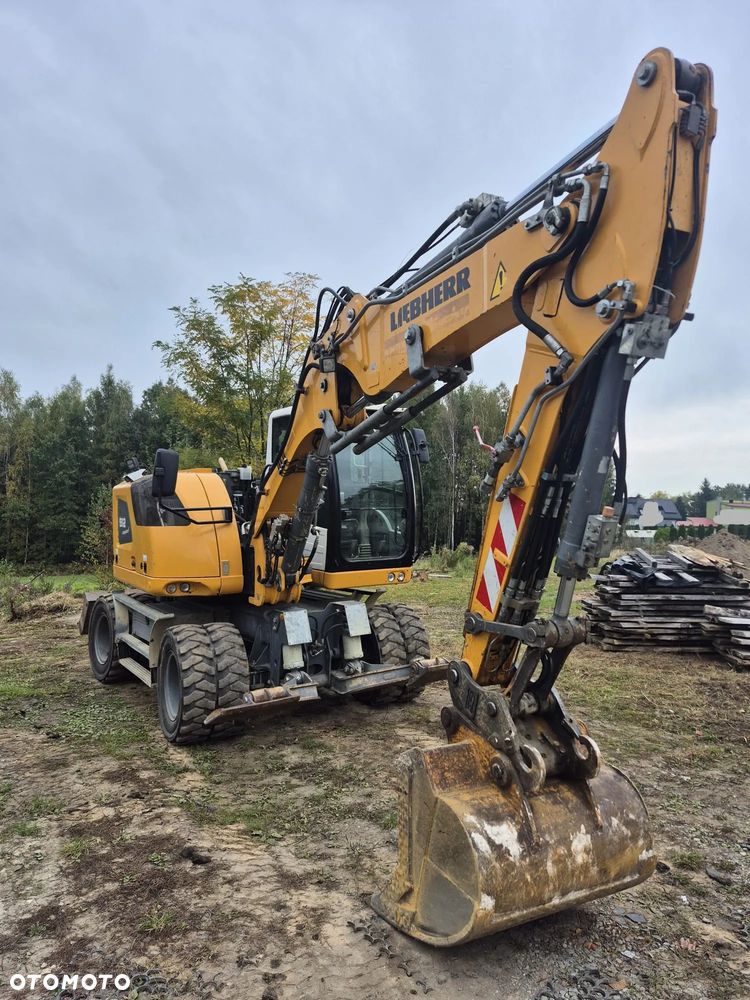 Liebherr A912 - 15