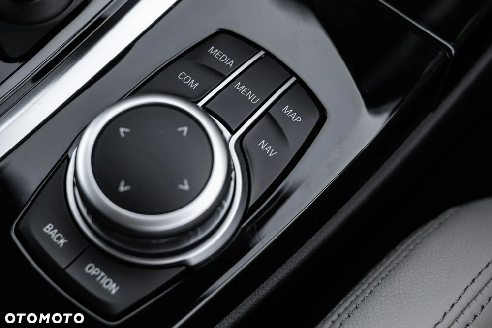 BMW X3 xDrive30i Luxury Line - 35