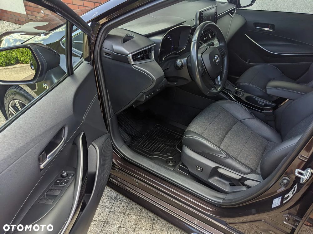 Toyota Corolla 1.8 Hybrid Selection - 17