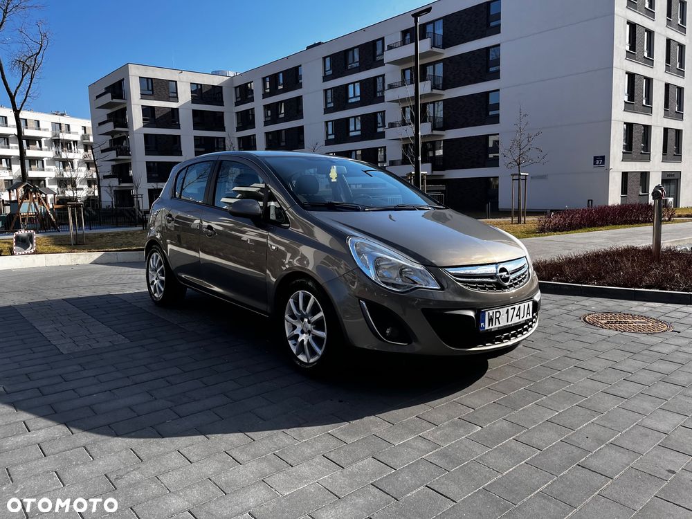 Opel Corsa 1.2 16V Cosmo - 1