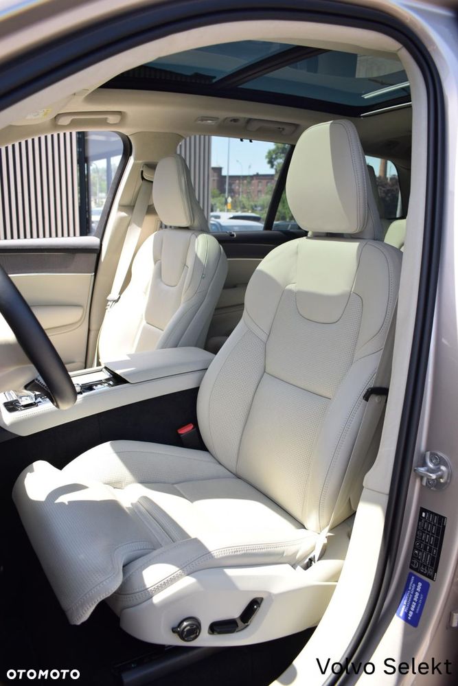 Volvo XC 90 - 22
