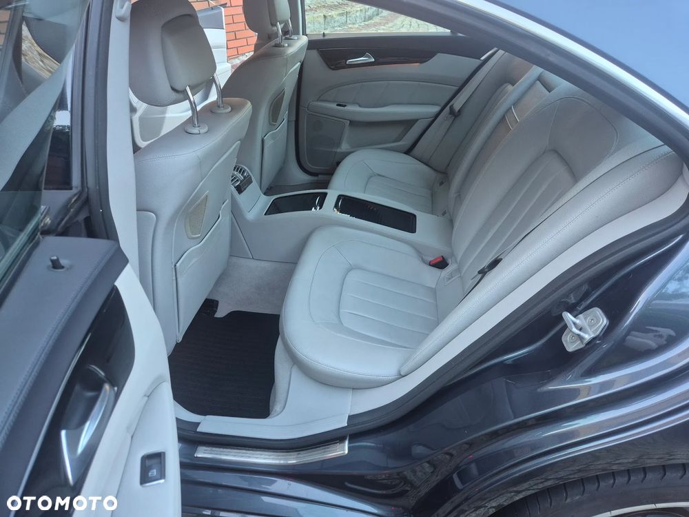 Mercedes-Benz CLS 350 CDI 4-Matic BlueEff - 17