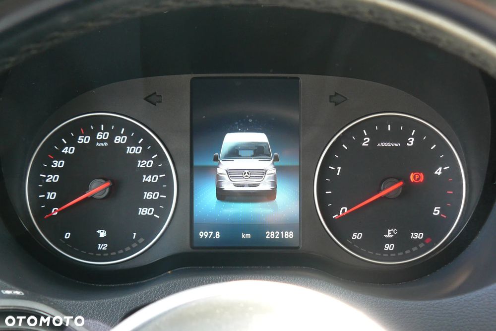 Mercedes-Benz Sprinter 907 3,0 V6 - 8