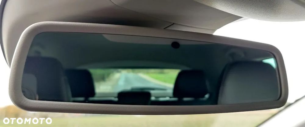 Renault Megane TCe 140 GPF ZEN - 25