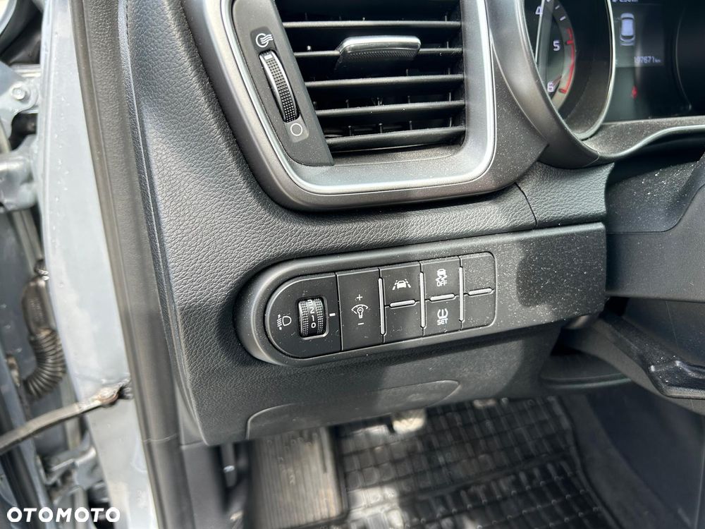 Kia Ceed 1.6 CRDi mHEV M - 8