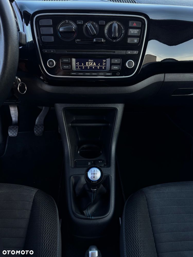 Volkswagen up! R-Line - 15