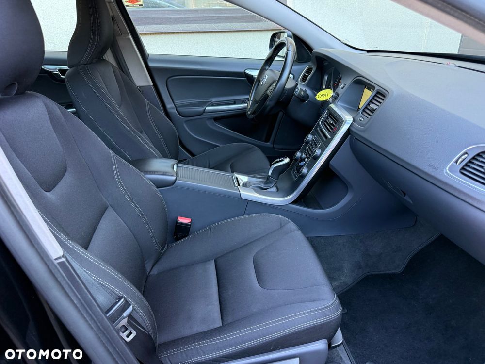 Volvo V60 D2 Drive-E Momentum - 18