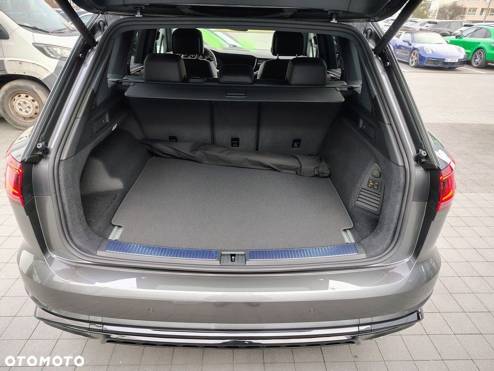 Volkswagen Touareg - 11