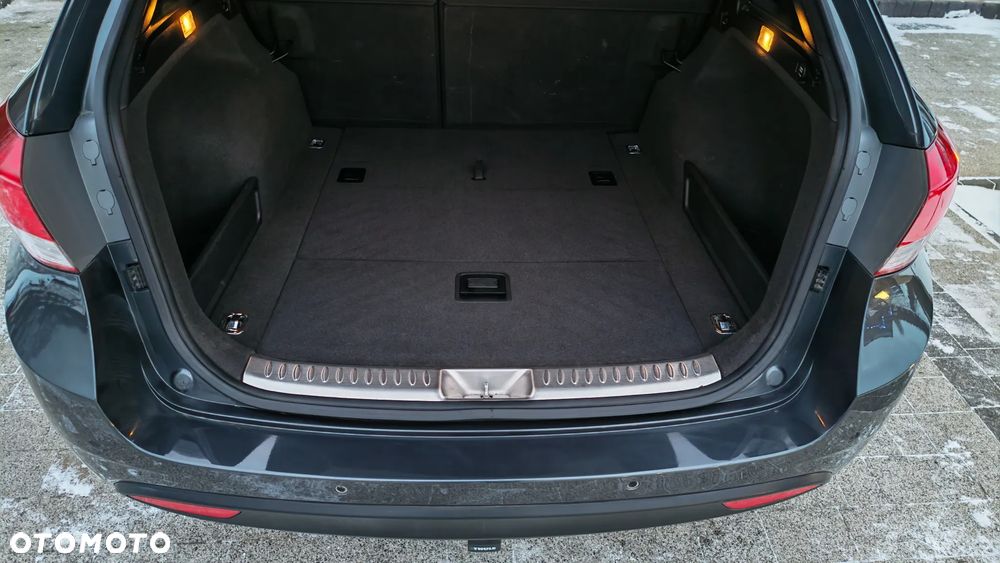 Hyundai i40 Kombi blue 1.6 Family+ - 7