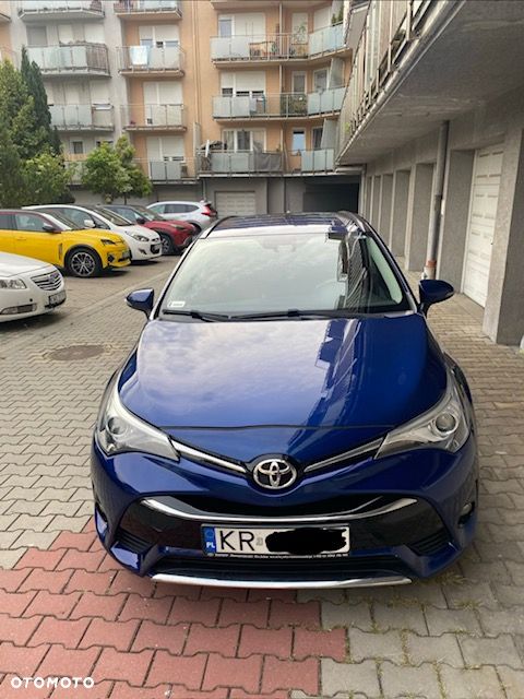 Toyota Avensis 2.0 D-4D Premium - 2