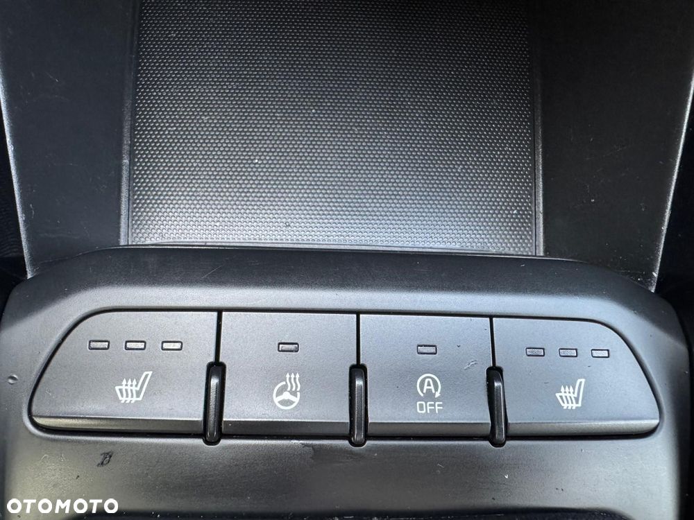 Kia Stonic - 30