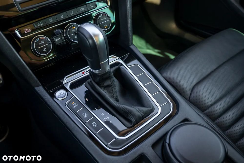 Volkswagen Passat 2.0 TDI SCR 4Motion DDG Highline - 29