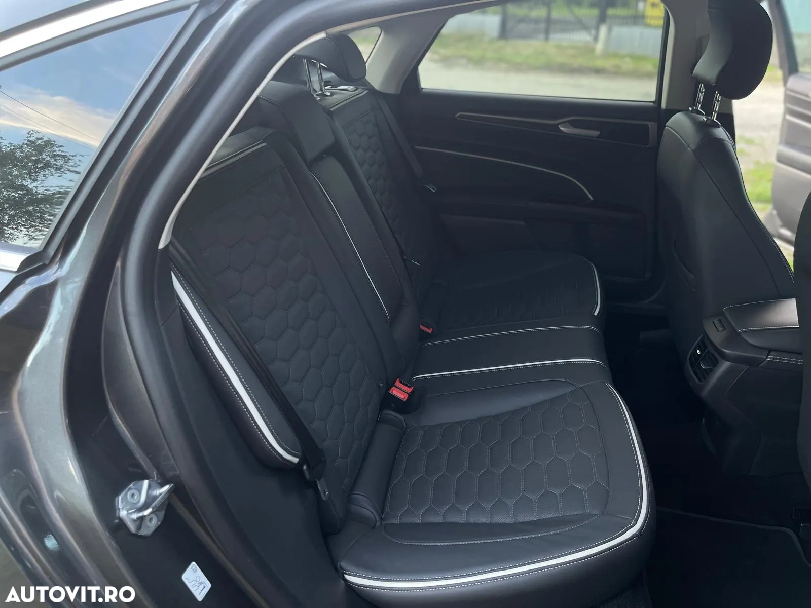 Ford Mondeo 2.0 HEV Vignale - 8