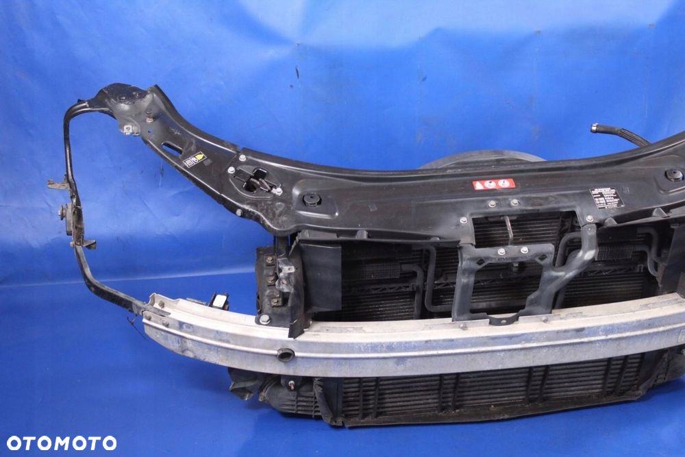 PAS PRZEDNI CHŁODNICE MERCEDES W221 3.0 CDI 06r - 2