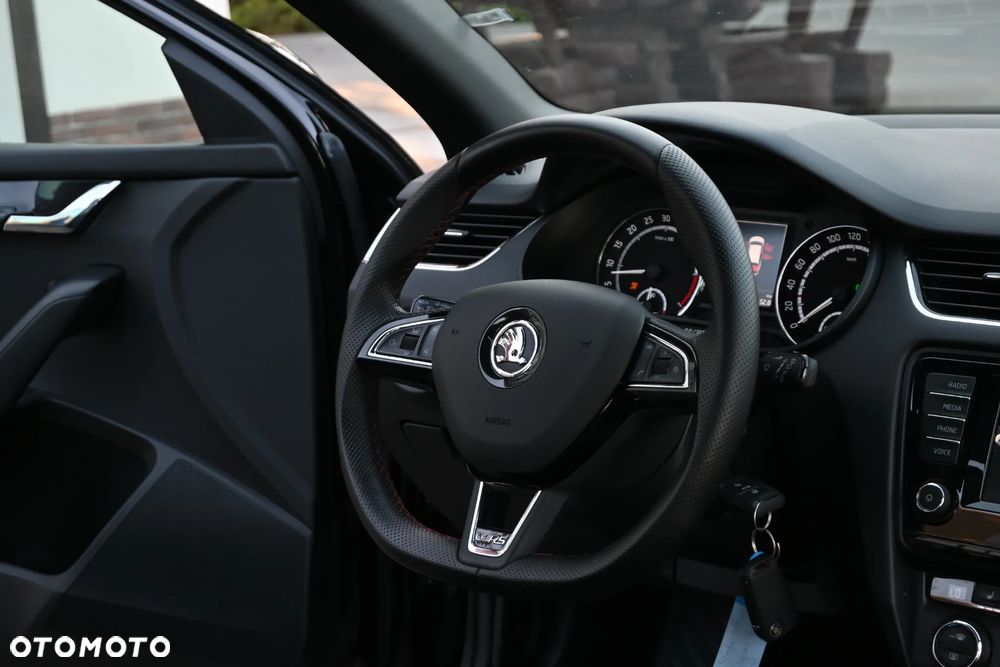 Skoda Octavia 2.0 TDI DSG RS - 20