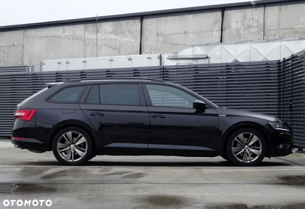 Skoda Superb 2.0 TSI Sportline DSG - 9