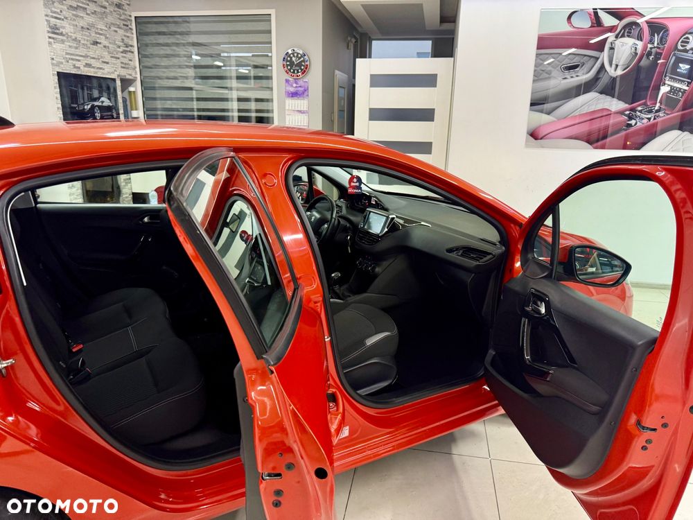 Peugeot 208 82 VTI Style - 17