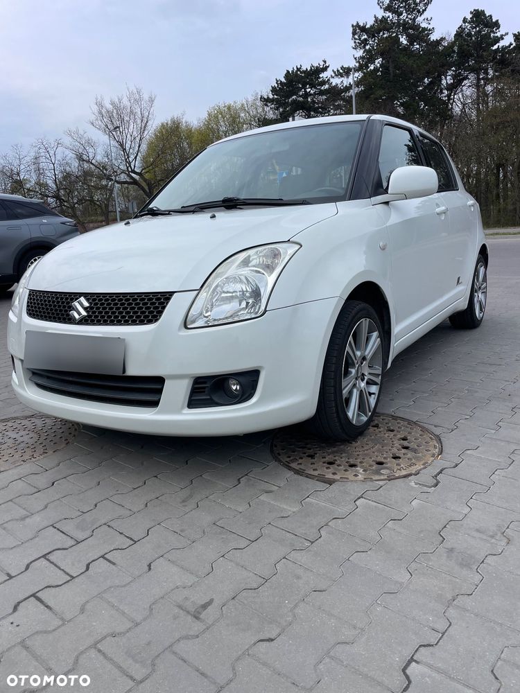 Suzuki Swift 1.3 Black and White - 1
