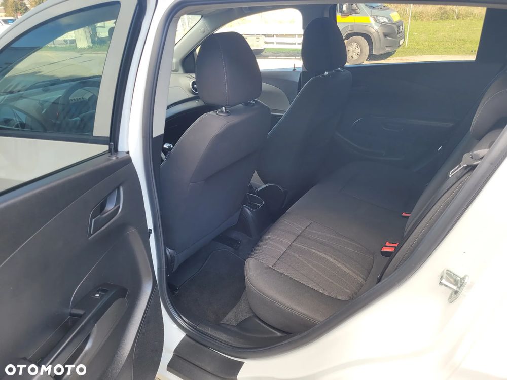 Chevrolet Aveo - 14