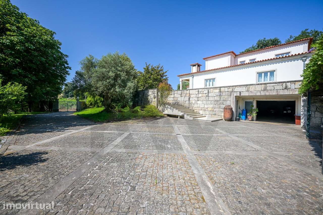 Quinta T4 de Luxo em Famalicão: Piscina Interior, Campo de Futebol e E - Grande imagem: 4/47