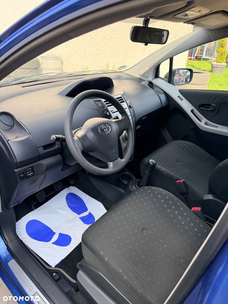 Toyota Yaris 1.0 Luna A/C - 12