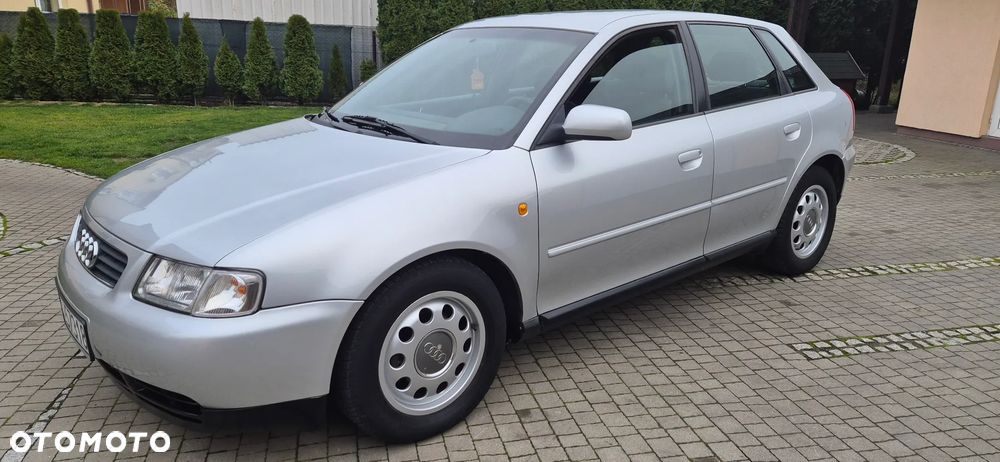 Audi A3 Sportback 1.6 Ambiente - 2