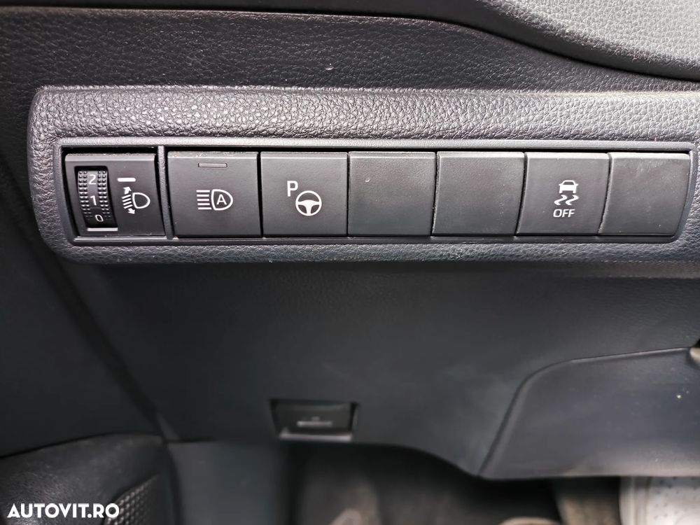 Toyota Corolla 1.8 Business Edition - 12