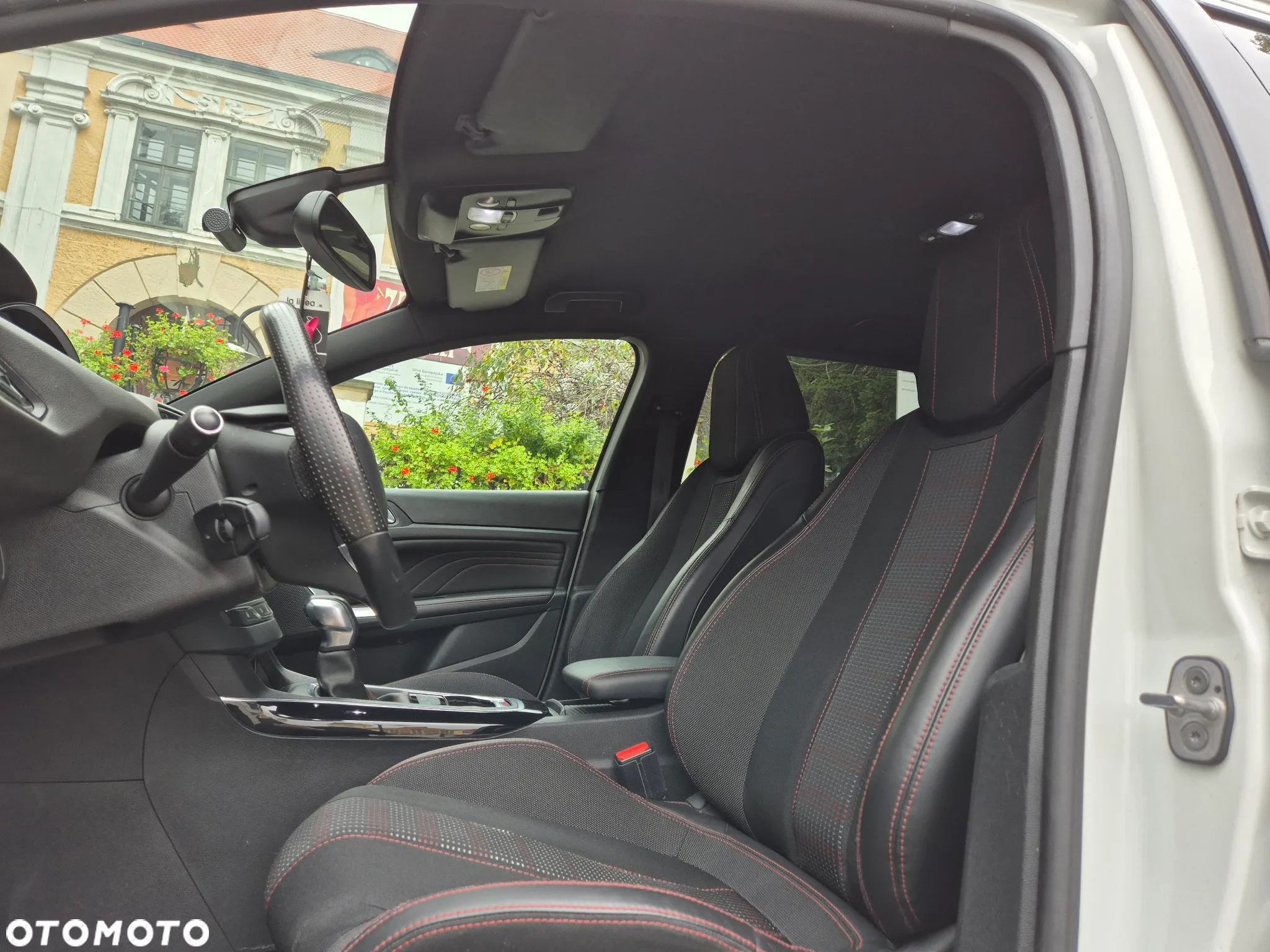 Peugeot 308 SW 1.2 PureTech Allure S&S - 20