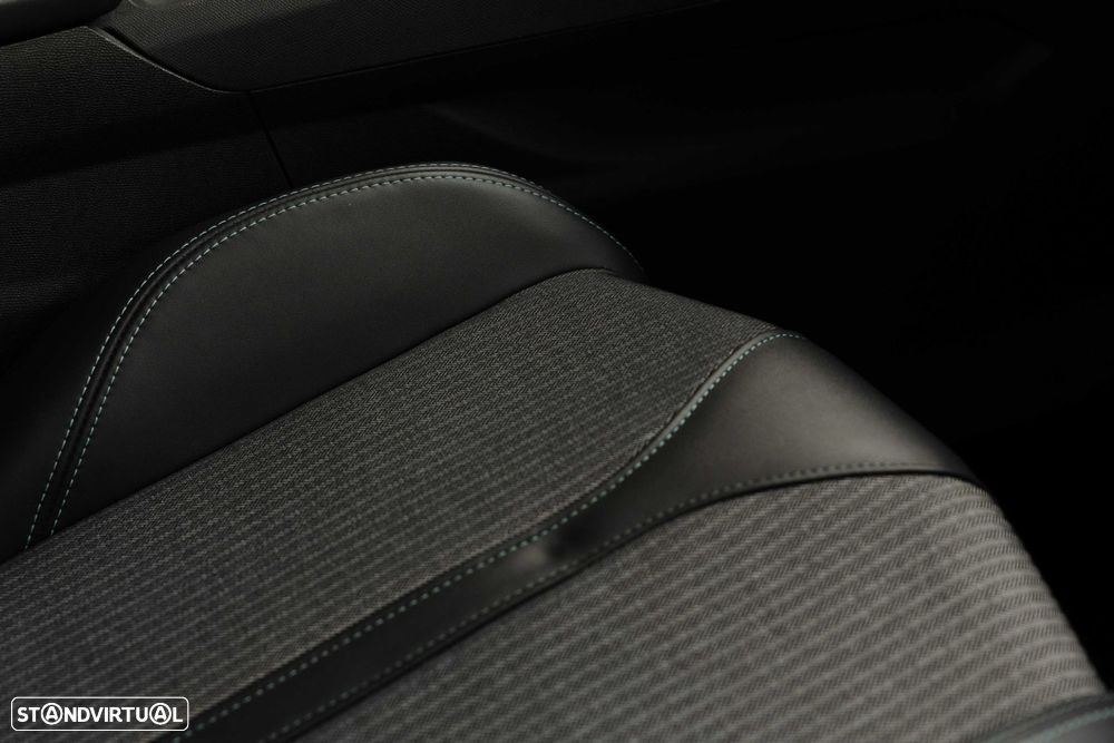 Peugeot 3008 1.2 PureTech Allure EAT8 - 21