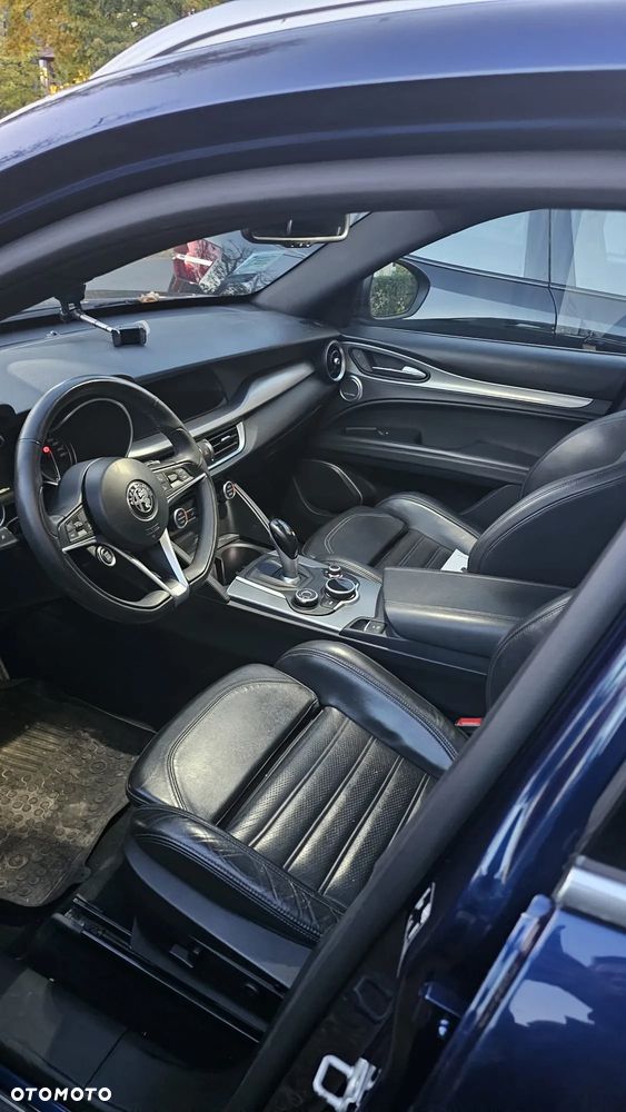 Alfa Romeo Stelvio - 9