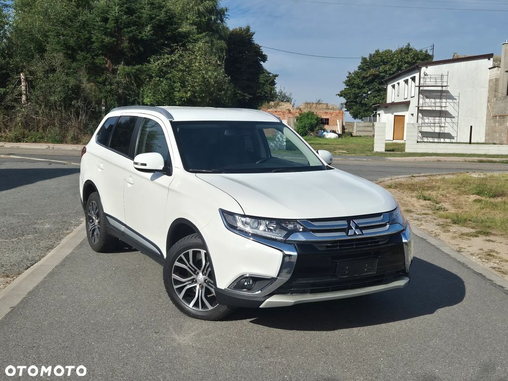 Mitsubishi Outlander 2.2 DI-D 4WD Automatik Diamant Edition - 1