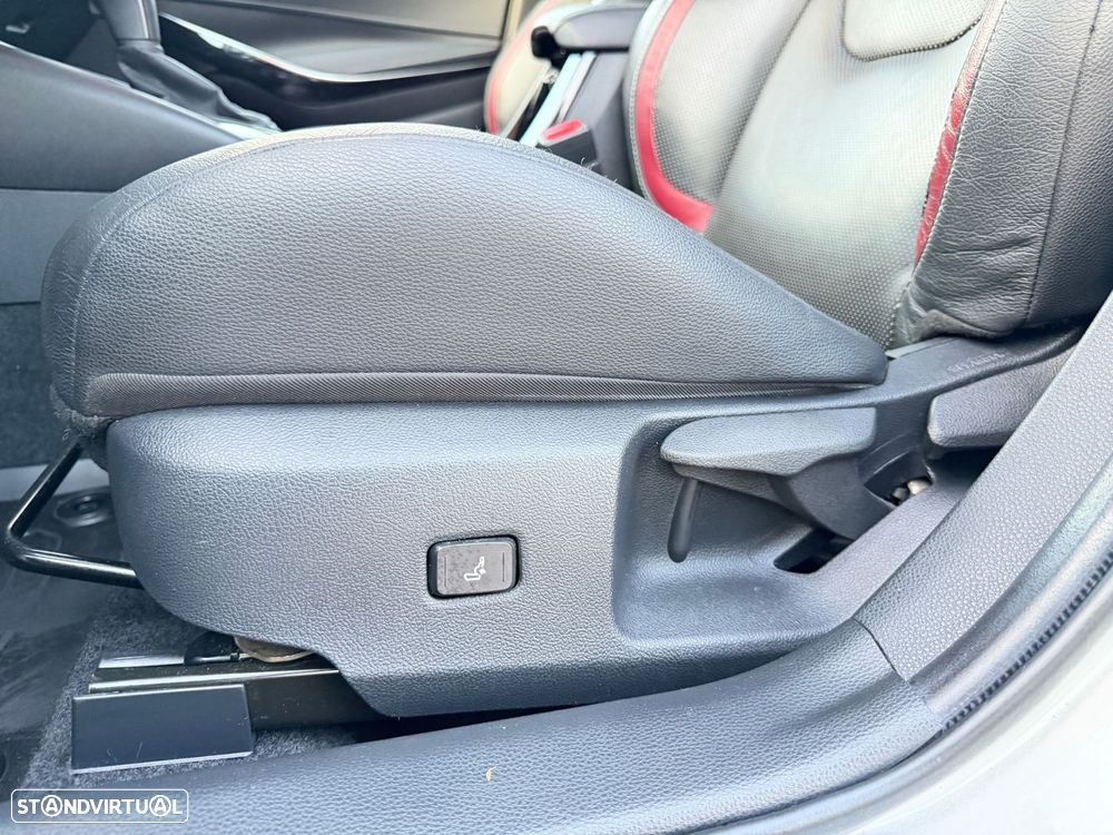 Toyota Corolla 2.0 Hybrid Exclusive - 35
