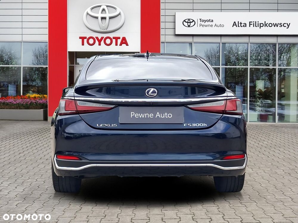 Lexus ES 300h Business Edition - 9