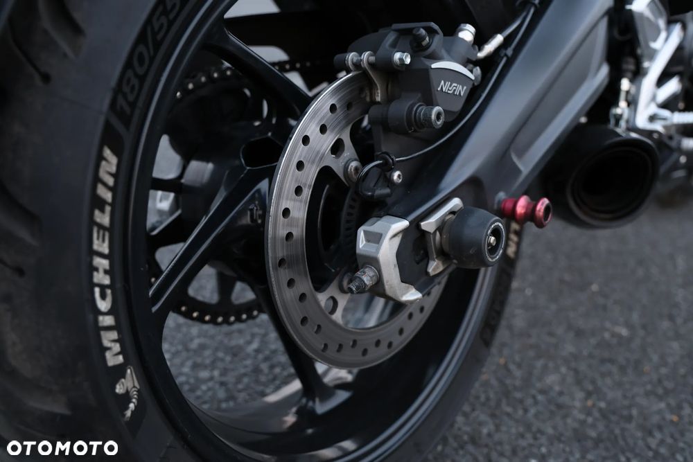 Triumph Trident - 30