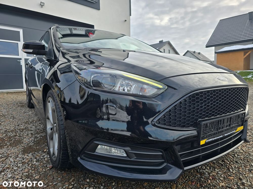 Ford Focus 2.0 EcoBoost ST mit Leder-Exclusiv-Paket - 30