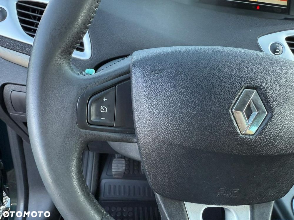 Renault Grand Scenic - 19