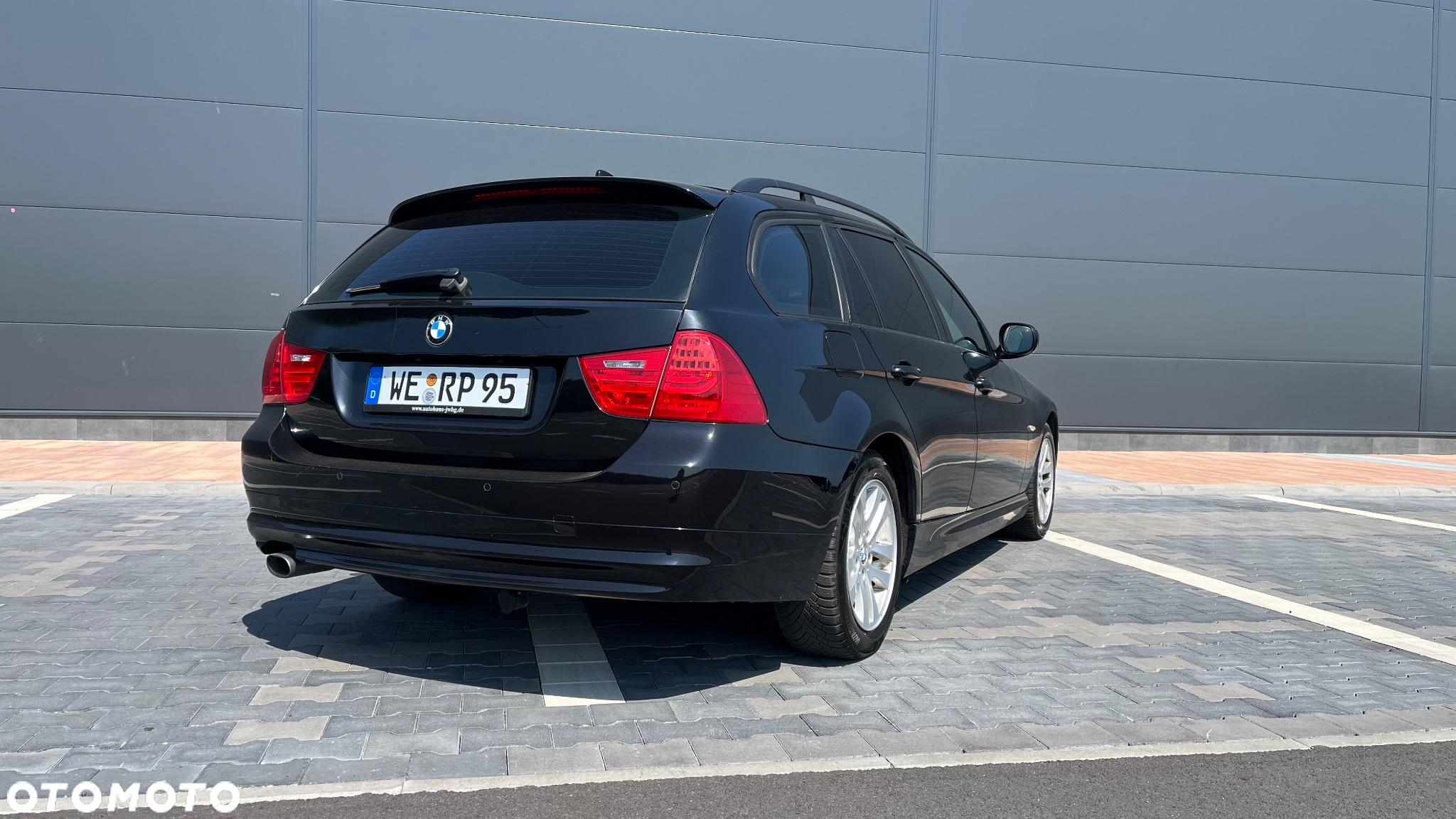 BMW Seria 3 320d DPF Touring - 4
