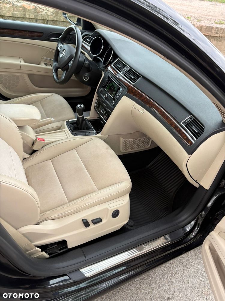 Skoda Superb 2.0 TDI Platinum - 10