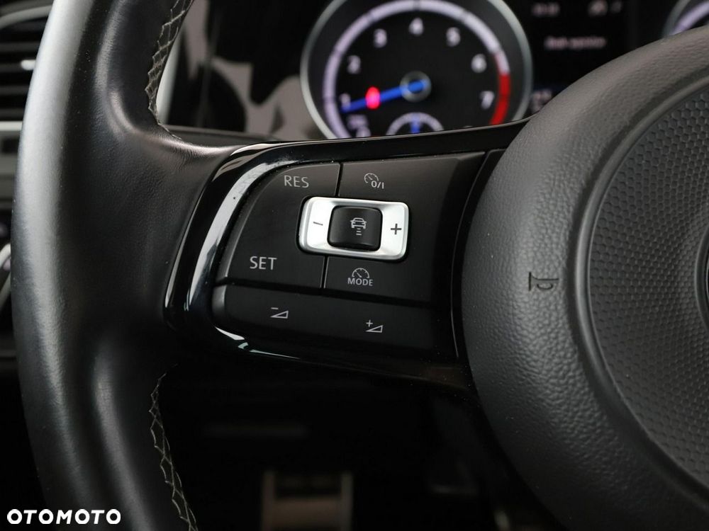 Volkswagen Golf R 4Motion (BlueMotion Technology) DSG - 34