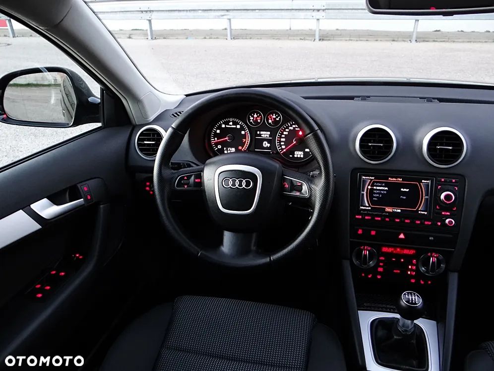 Audi A3 Sportback 1.8 TFSI quattro Ambiente - 26