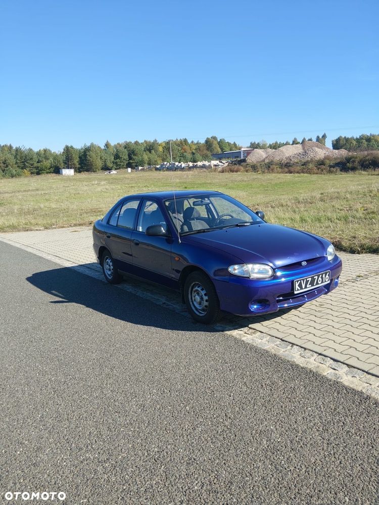 Hyundai Accent - 2