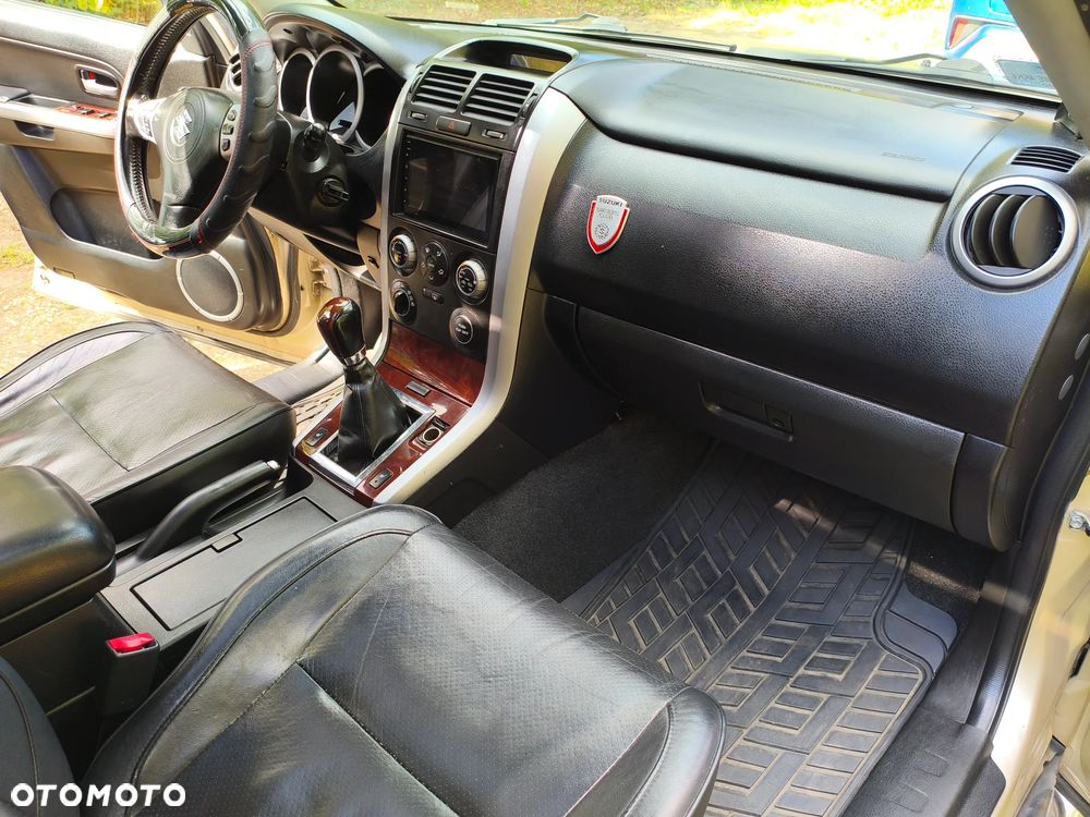 Suzuki Grand Vitara 2.0 De luxe - 6