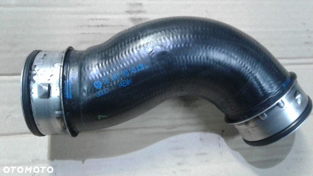 VW GOLF V TOURAN RURA WĄŻ INTERCOOLERA 1K0145838D - 1