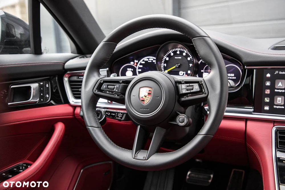 Porsche Panamera - 32
